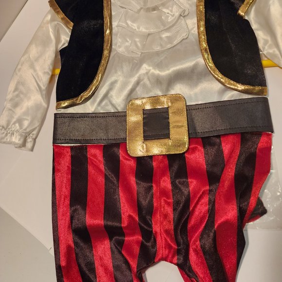 Pint Size Pirate Outfit/Onesie for Infant 6-12 months - Picture 6 of 8